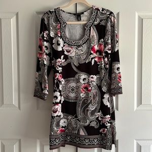 White House Black Market long sleeve top to wear with leggings